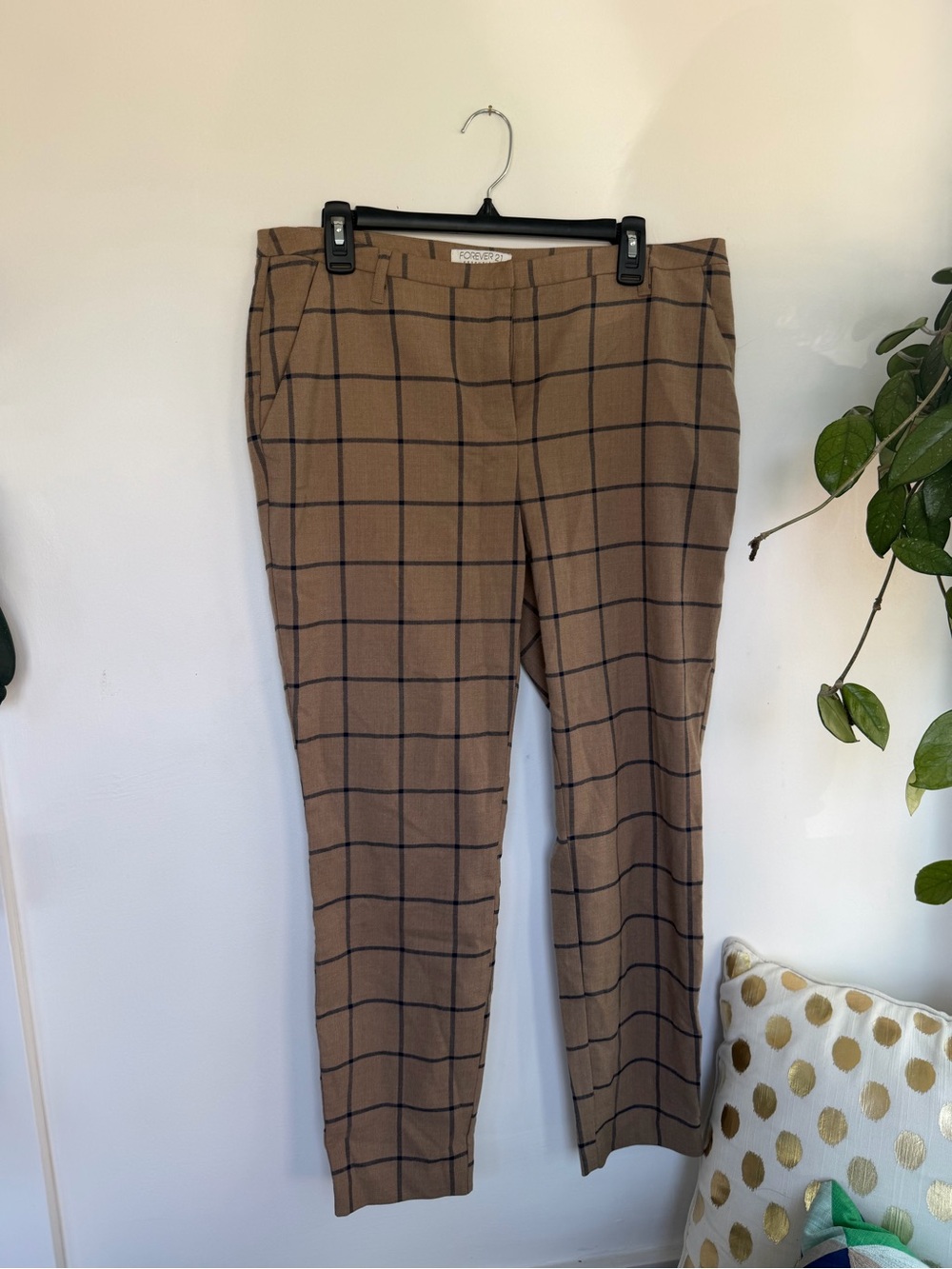 Tan plaid trousers - Picture 1 of 3